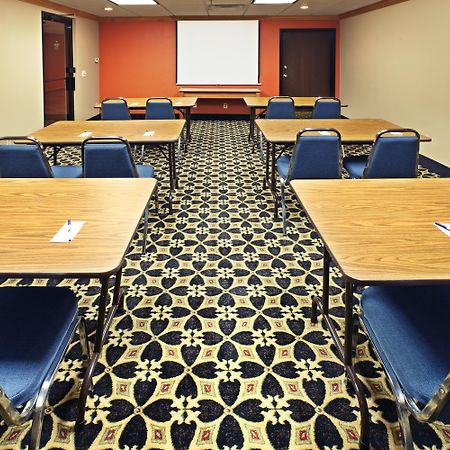 Holiday Inn Express & Suites Fayetteville University Of Arkansas Area By Ihg Exteriör bild