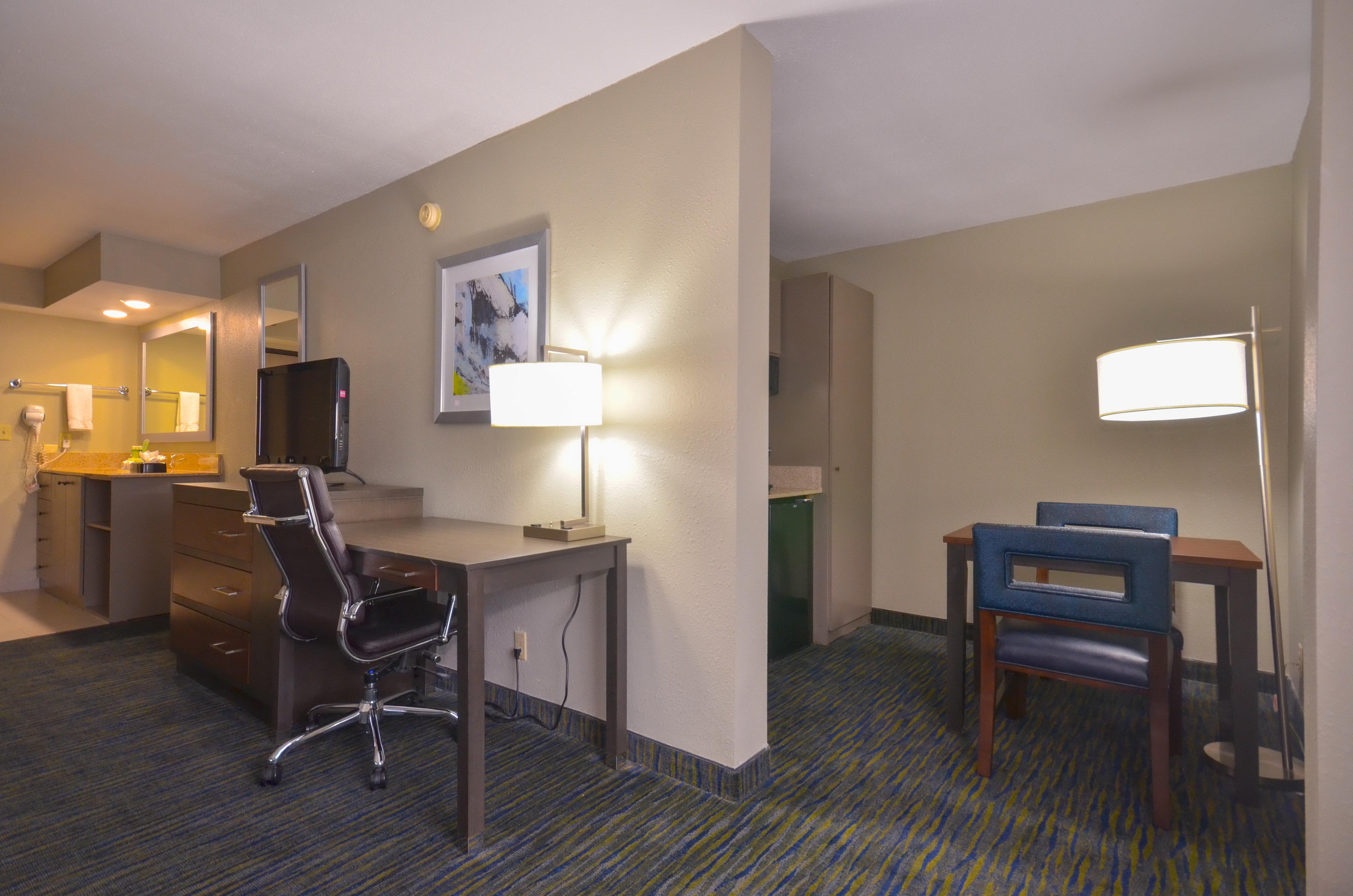 Holiday Inn Express & Suites Fayetteville University Of Arkansas Area By Ihg Exteriör bild