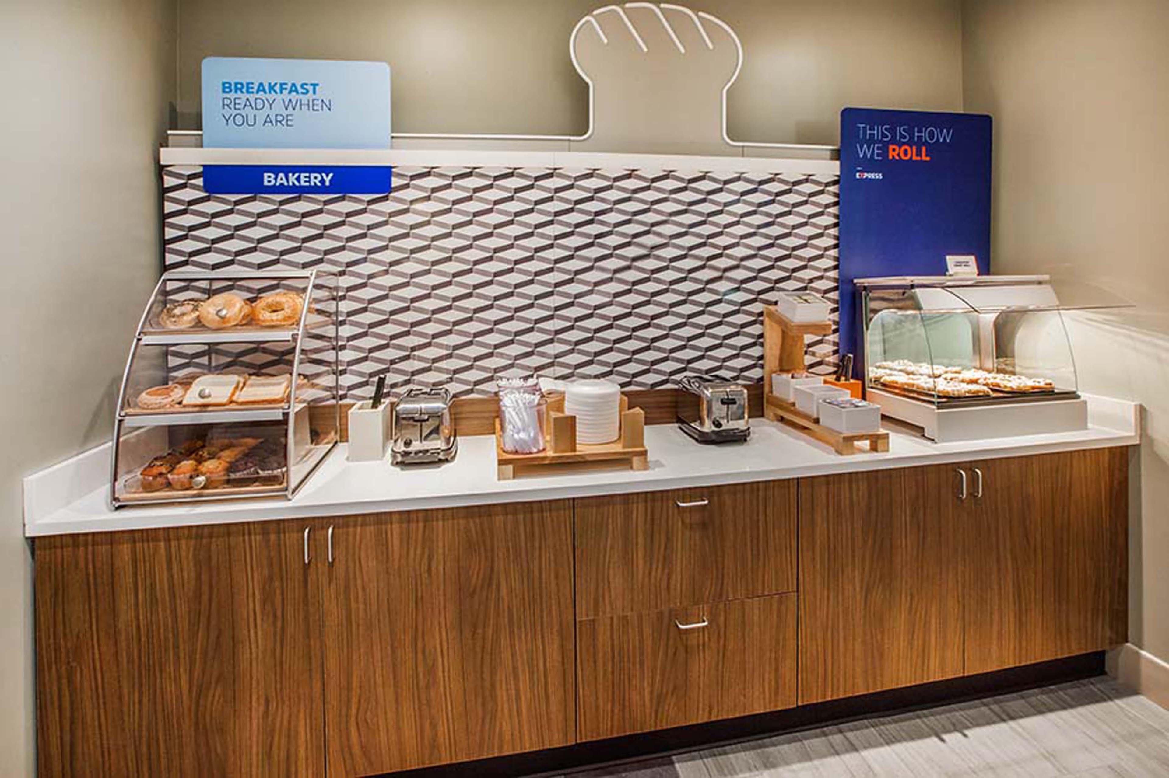 Holiday Inn Express & Suites Fayetteville University Of Arkansas Area By Ihg Exteriör bild