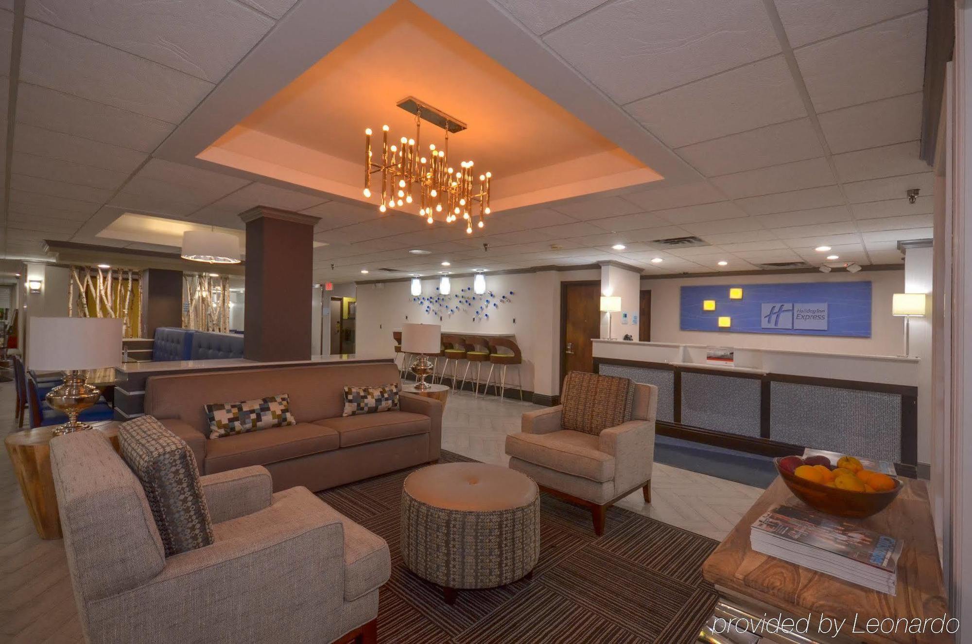 Holiday Inn Express & Suites Fayetteville University Of Arkansas Area By Ihg Exteriör bild