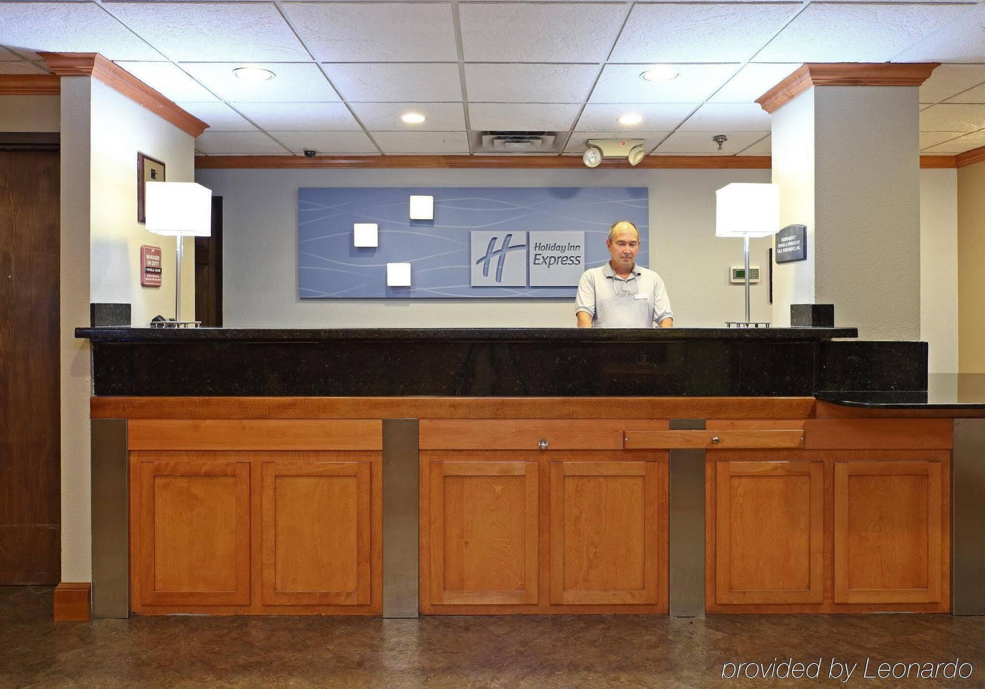 Holiday Inn Express & Suites Fayetteville University Of Arkansas Area By Ihg Exteriör bild