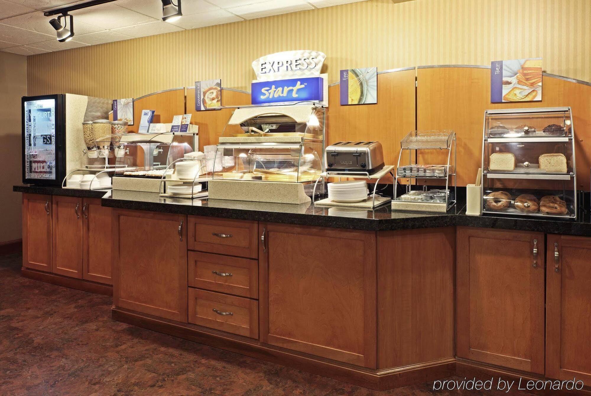 Holiday Inn Express & Suites Fayetteville University Of Arkansas Area By Ihg Exteriör bild