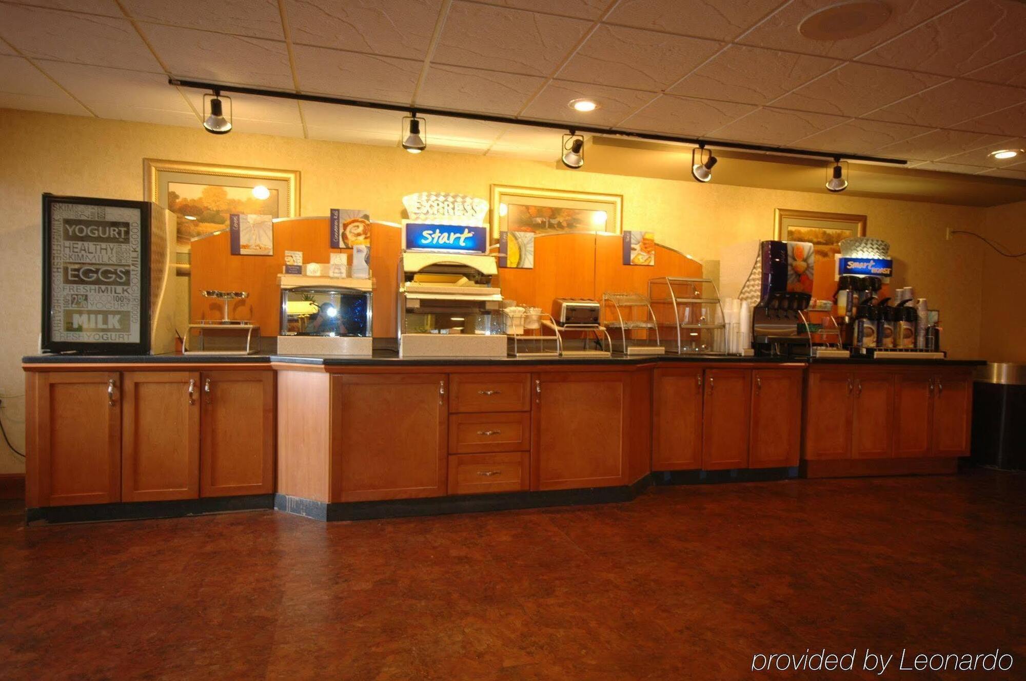 Holiday Inn Express & Suites Fayetteville University Of Arkansas Area By Ihg Exteriör bild